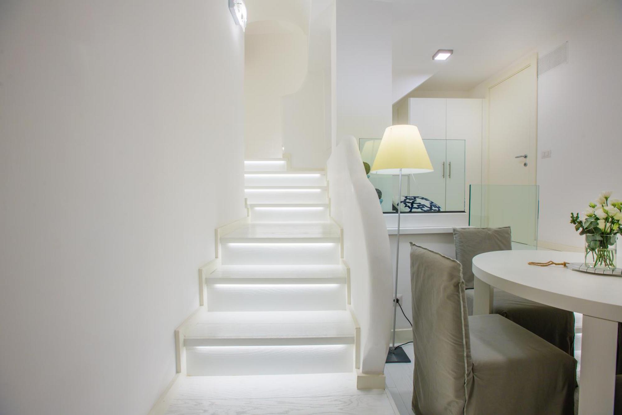 White Stylish Apartment 3 Віко-Екуенсе Екстер'єр фото